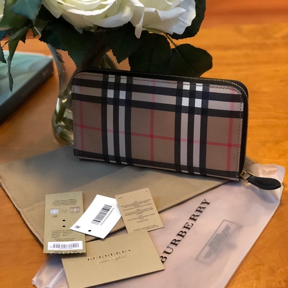 burberry zippy wallet